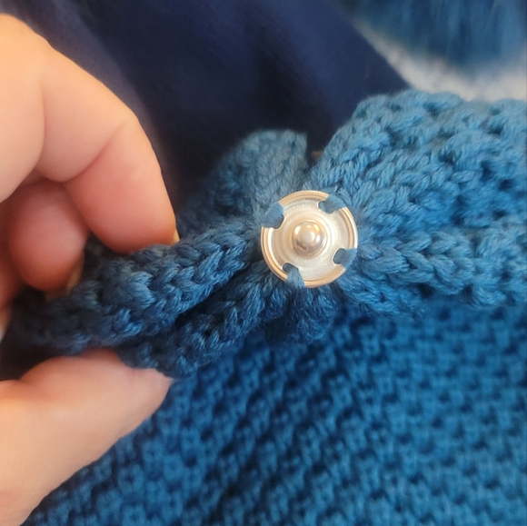 Linda Richards / Fur beanie - Picture 4 of 5